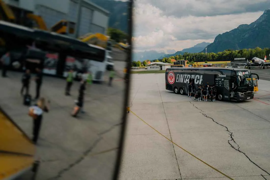 Eintracht im Trainingslager - Viele Fans vor Ort - hessenschau.de