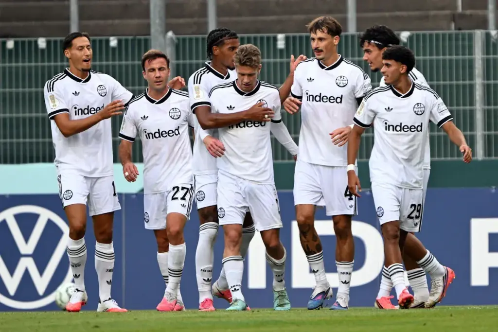 Liveticker | SC St. Tönis - Eintracht Frankfurt : | 1. Runde | DFB-Pokal 2026/27
