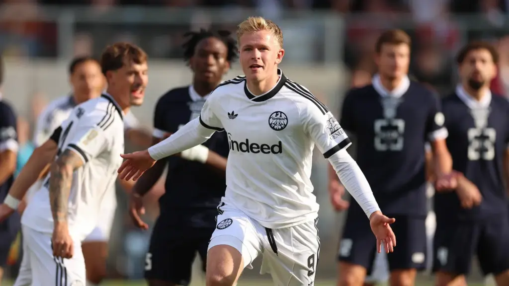 Eintracht Frankfurt siegt 11:0 im Pokal! Tor-Rekord macht Hütter froh