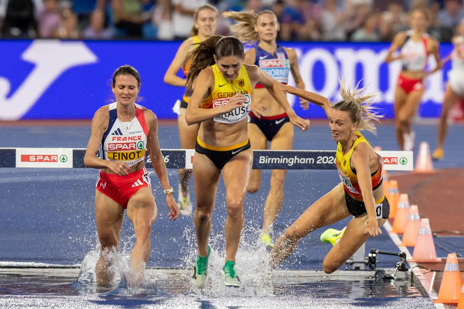 Lea Meyer stürzte beim Wassergraben kurz vor dem Ziel.© IMAGO/Inpho Photography/IMAGO